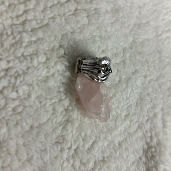 Chocolate Caramel Three Rhinestones Wavy Silver Tone Expandable Ring - Picture 11 of 14